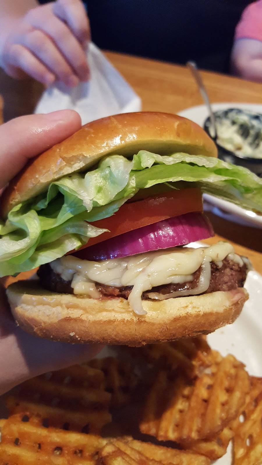 Sweet Peas Grill & Bar | restaurant | 1325 S Oakwood Ave, Geneseo, IL 61254, USA | 3099441122 OR +1 309-944-1122