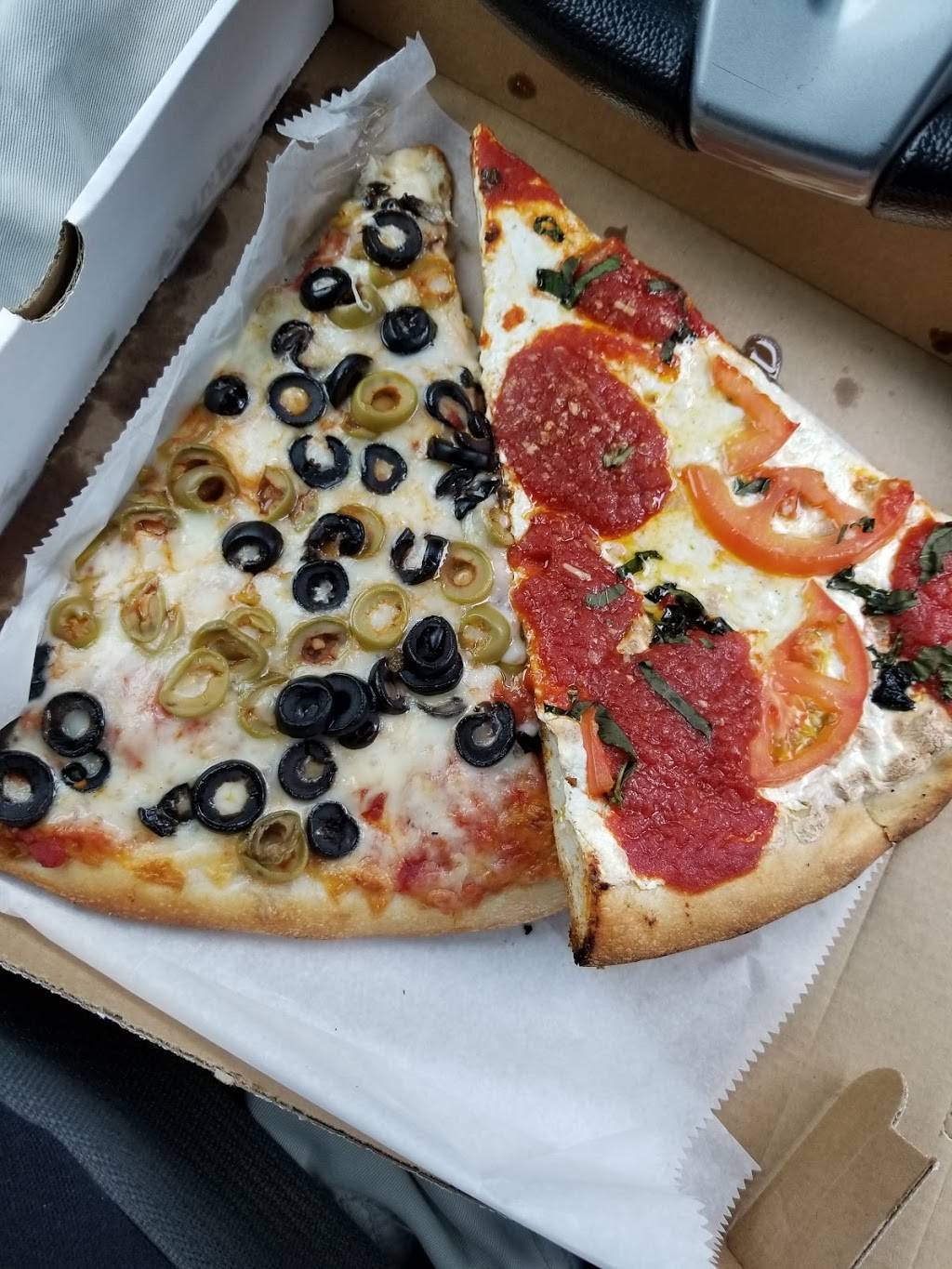 Bravo Pizzeria & Restaurant | restaurant | 69-26 Main St, Flushing, NY 11367, USA | 7182610196 OR +1 718-261-0196