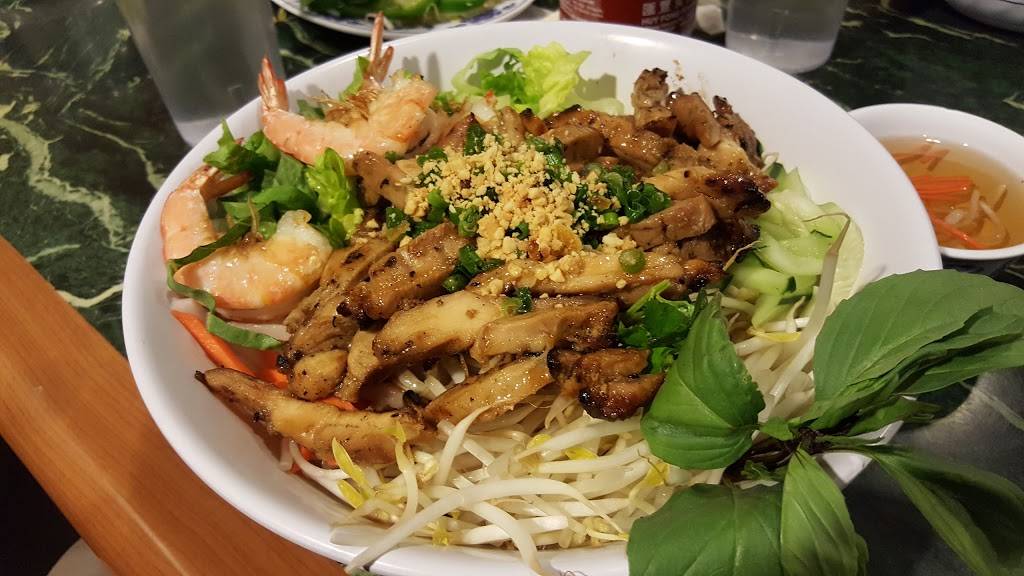 Pho World | restaurant | 17823 108th Ave SE, Renton, WA 98055, USA | 4252543555 OR +1 425-254-3555