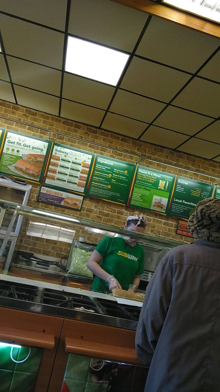 Subway | restaurant | 6551 Broadway Ave, Cleveland, OH 44105, USA | 2164291113 OR +1 216-429-1113