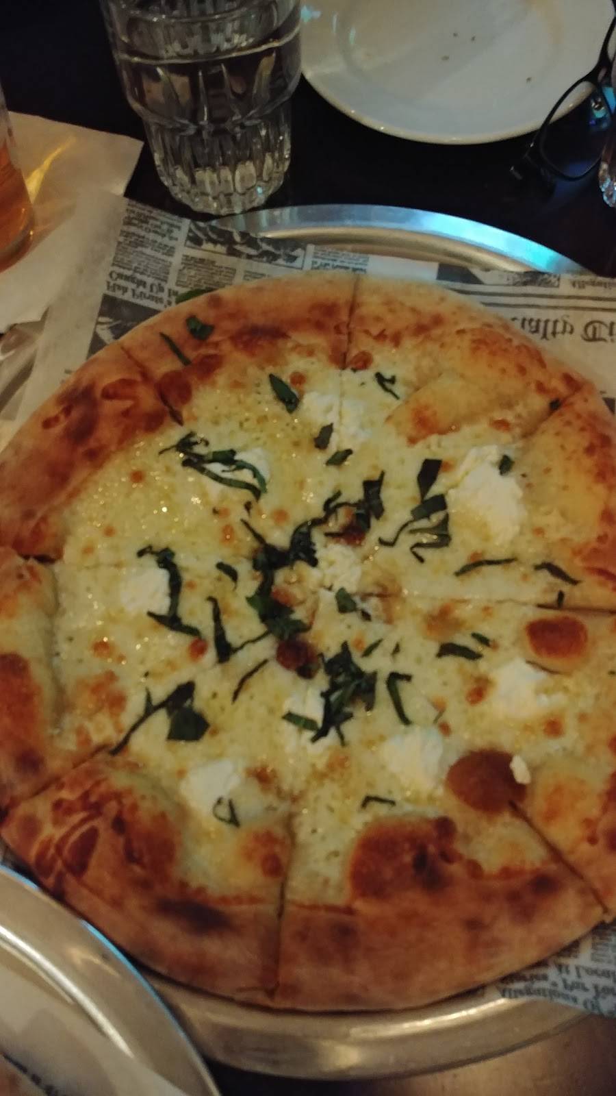 Anthonys At Paxon | restaurant | 850 Paxon Hollow Rd, Broomall, PA 19008, USA | 6103530220 OR +1 610-353-0220