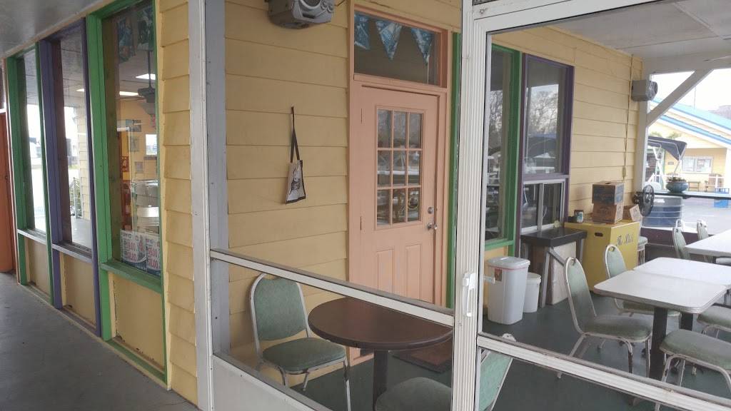 Connies Deli | restaurant | 4360 Carraway Pl, Sanford, FL 32771, USA | 4073228800 OR +1 407-322-8800