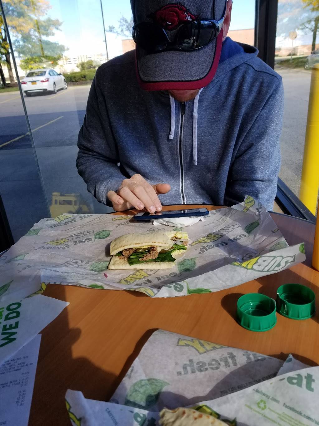 Subway | restaurant | 28292 Chardon Rd, Willoughby Hills, OH 44092, USA | 4405857872 OR +1 440-585-7872