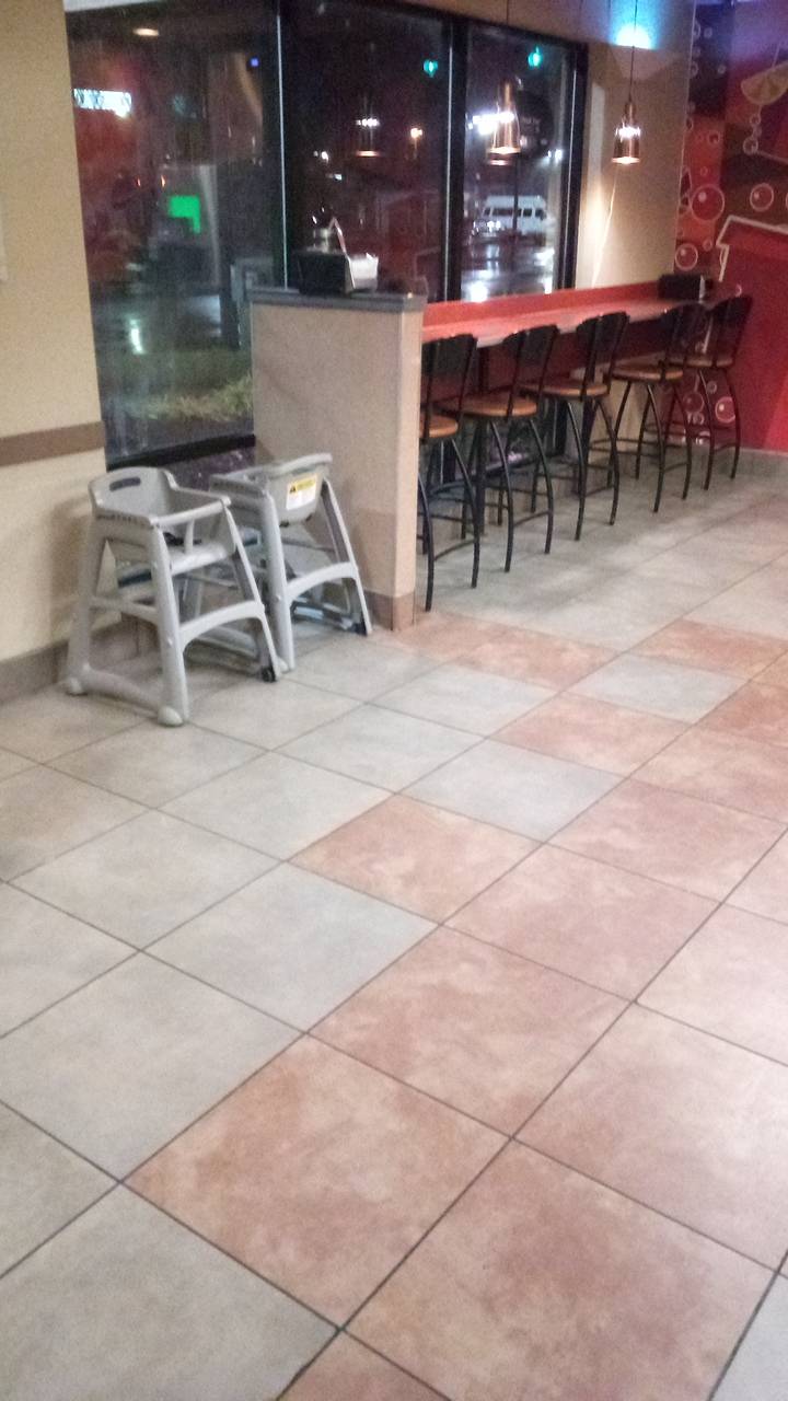 Jack in the Box | restaurant | 300 S Buchanan St, Edwardsville, IL 62025, USA | 6186921414 OR +1 618-692-1414