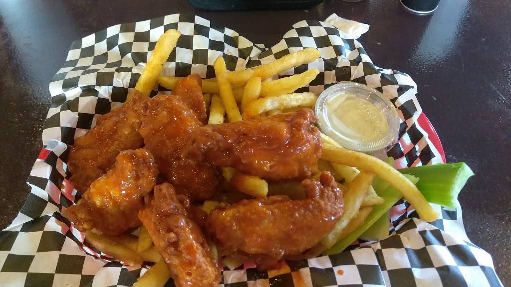 Frenchies Wings & Things | restaurant | 2326 Del Paso Blvd, Sacramento, CA 95815, USA | 9166344987 OR +1 916-634-4987