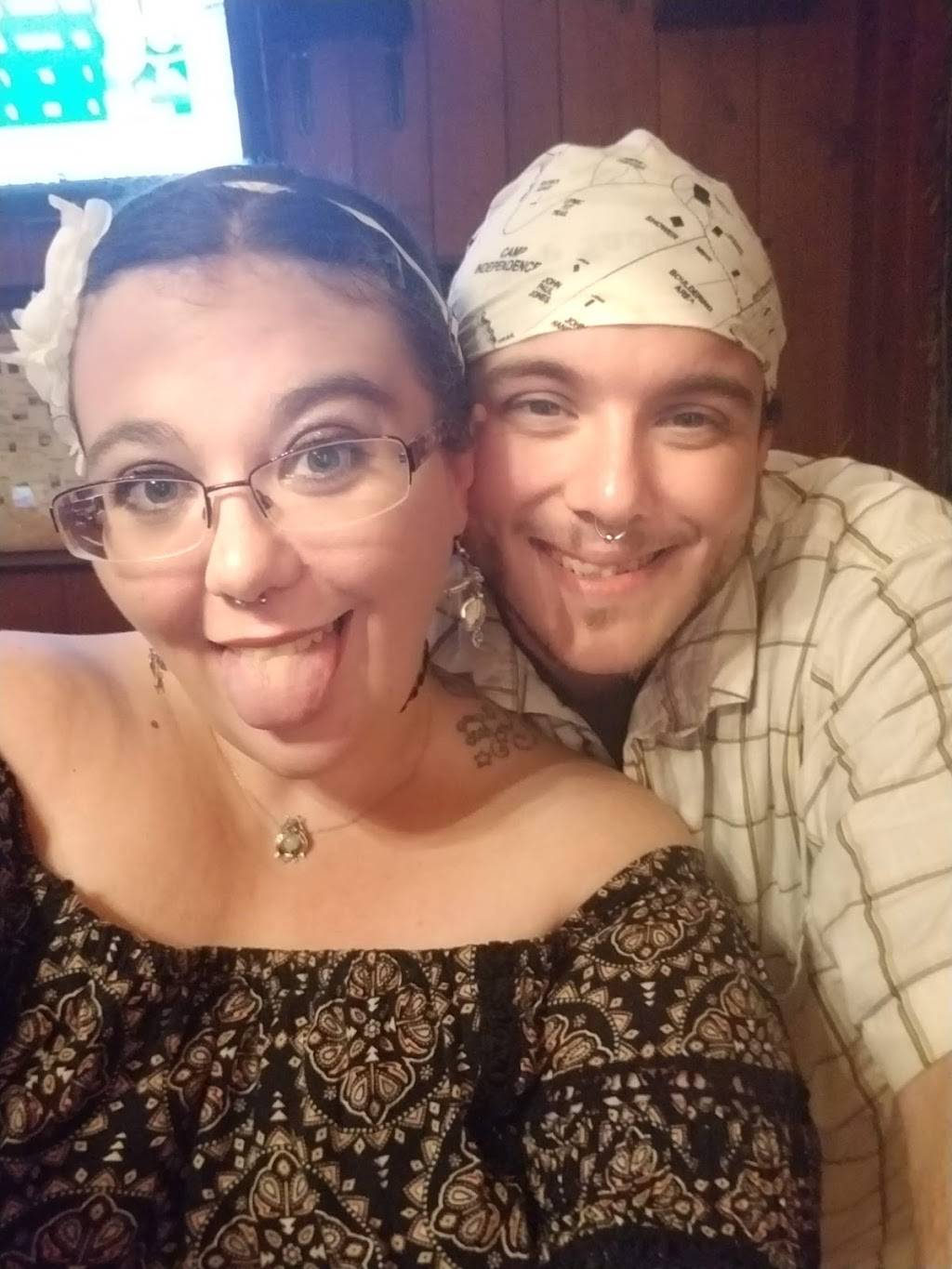 Roosters Roadhouse | restaurant | 5021 Thoms Run Rd, Oakdale, PA 15071, USA | 4122211543 OR +1 412-221-1543