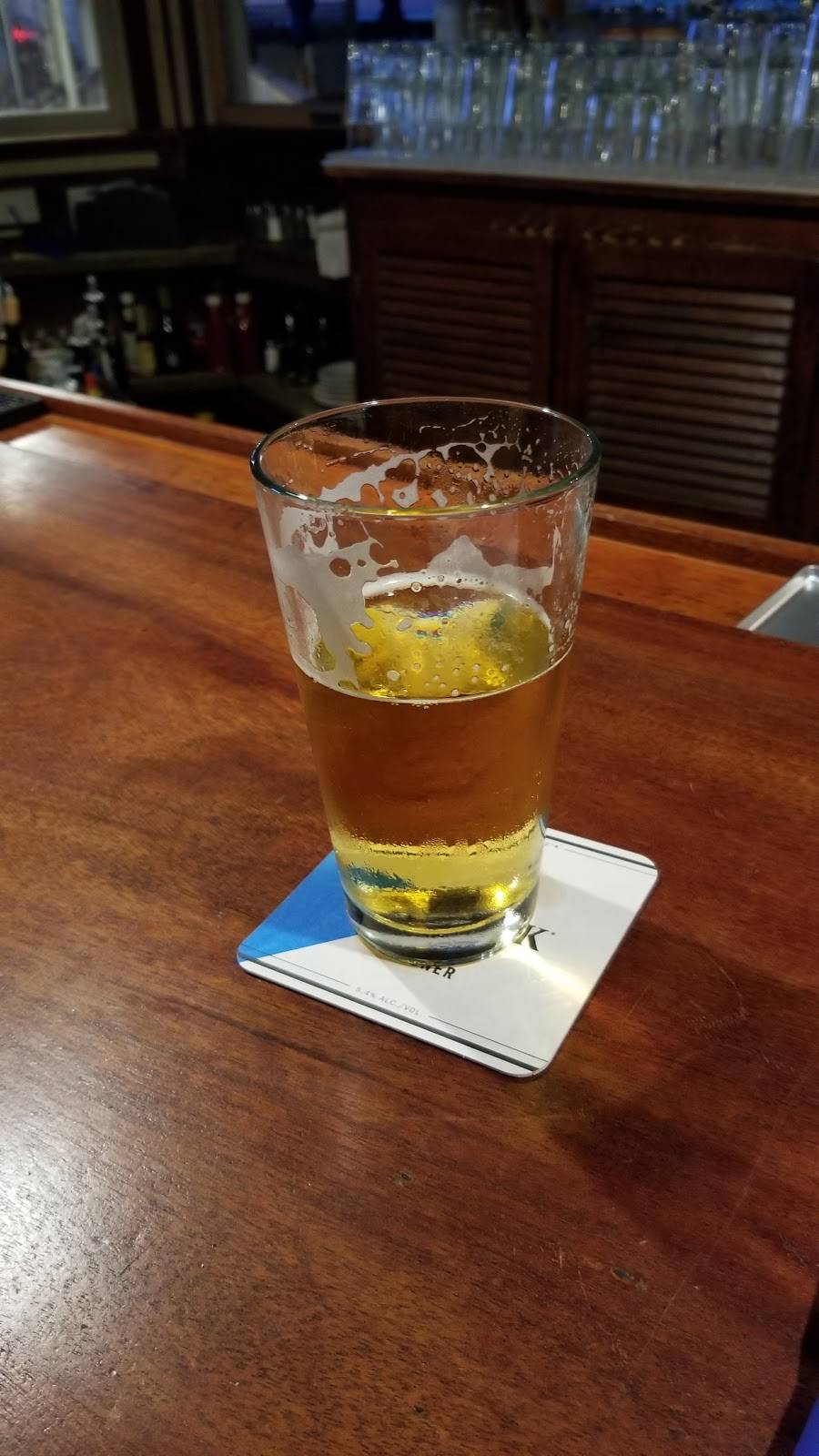 Gosmans Topside/Inlet Café/Clam Bar | restaurant | 484 W Lake Dr, Montauk, NY 11954, USA | 6316682549 OR +1 631-668-2549