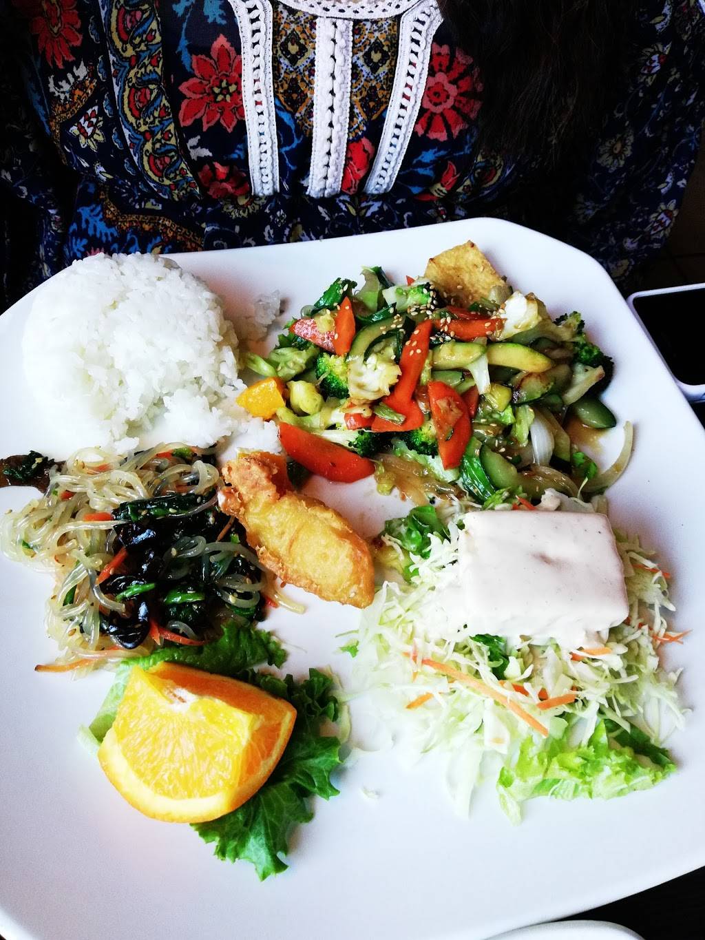 Tofu House Korean B.B.Q. | restaurant | 5550 California Ave #106, Bakersfield, CA 93309, USA | 6618647782 OR +1 661-864-7782