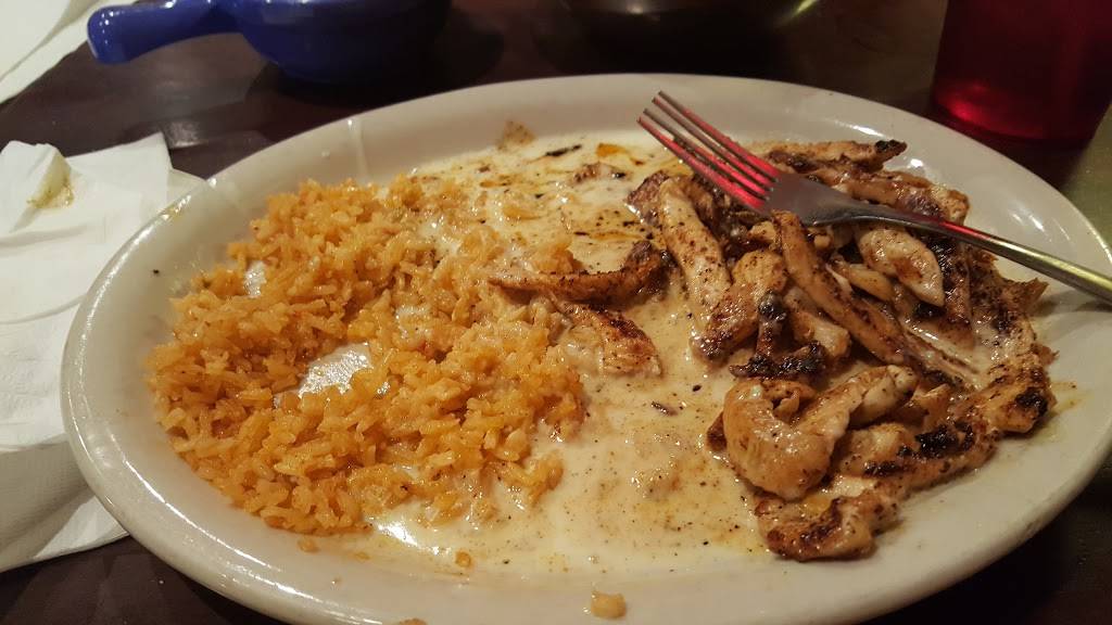 La Cabaña Mexican Restaurant | restaurant | 305 S Lindell St #2440, Martin, TN 38237, USA | 7315872335 OR +1 731-587-2335