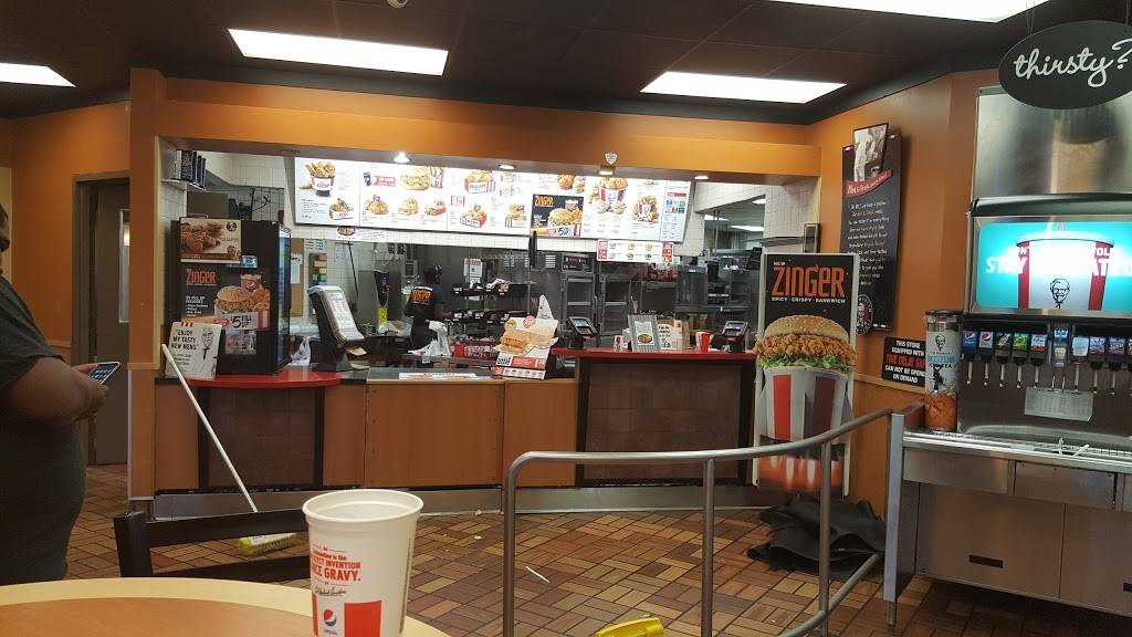 KFC | restaurant | 27026 Grand River Ave, Redford Charter Twp, MI 48240, USA | 3135387400 OR +1 313-538-7400