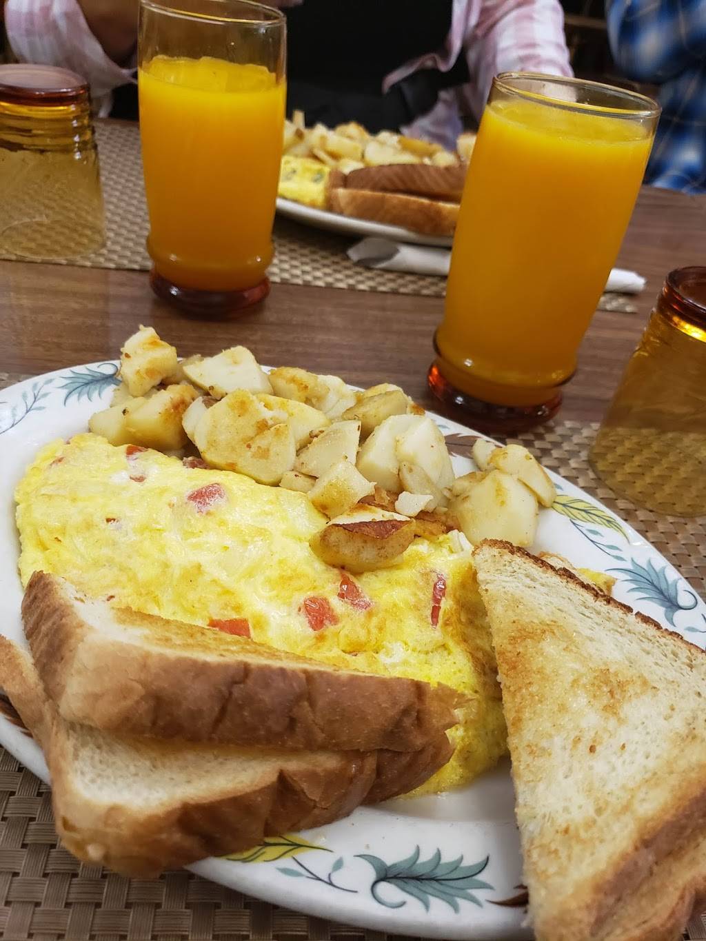 Basells Restaurant & Tavern | restaurant | 4880 Victoria Ave, Niagara Falls, ON L2E 4C5, Canada | 9053567501 OR +1 905-356-7501