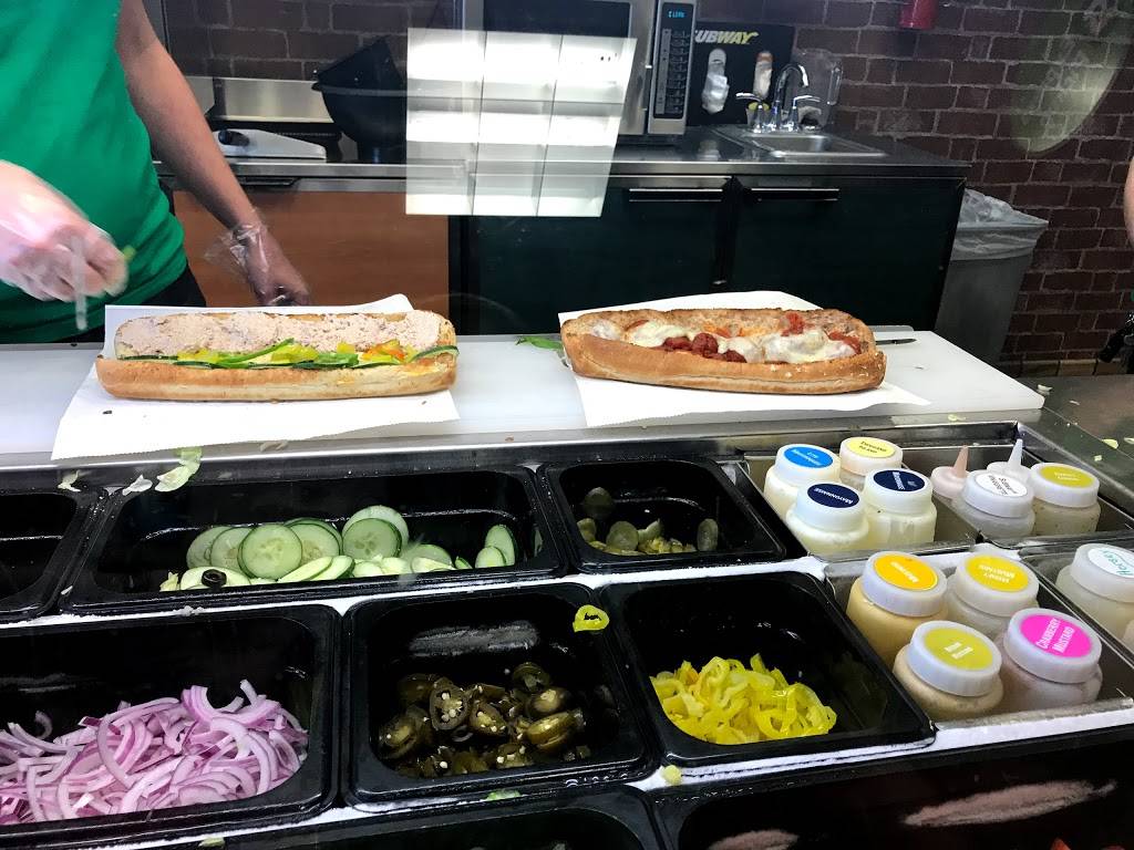 Subway | restaurant | 1319 Saxon Dr, New Smyrna Beach, FL 32169, USA | 3864283838 OR +1 386-428-3838