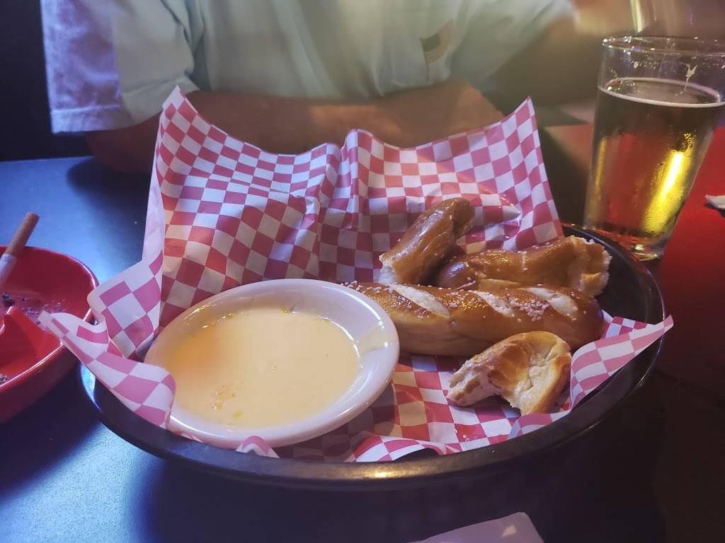 Bootleggers Bar & Grille Home of the big deck | restaurant | 287 TN-1, Crossville, TN 38555, USA | 9313370449 OR +1 931-337-0449