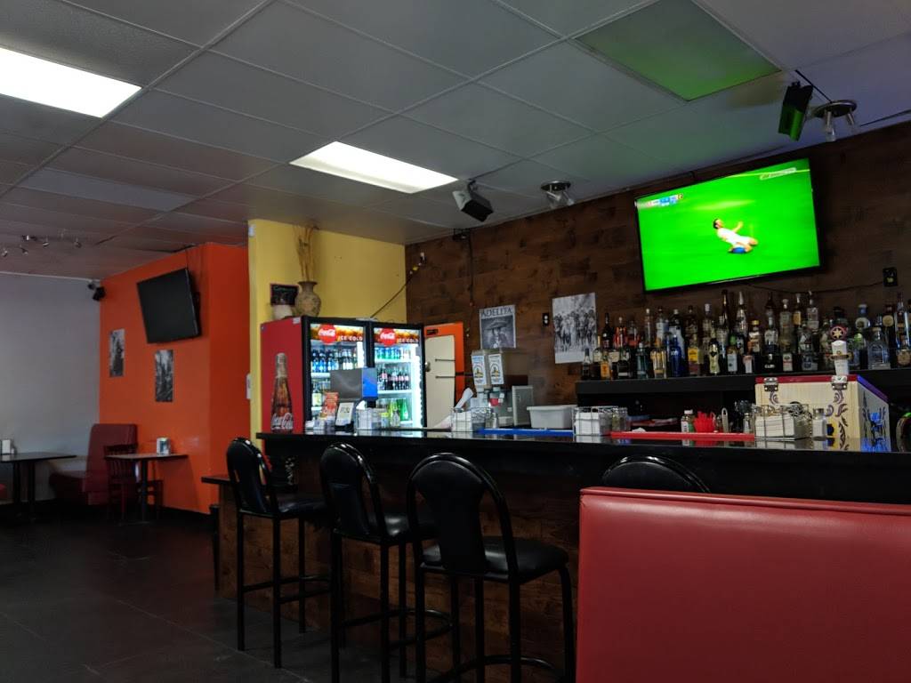 Los Compadres Bar And Grill | restaurant | 4126 Monterey Rd, San Jose, CA 95111, USA | 4083633664 OR +1 408-363-3664