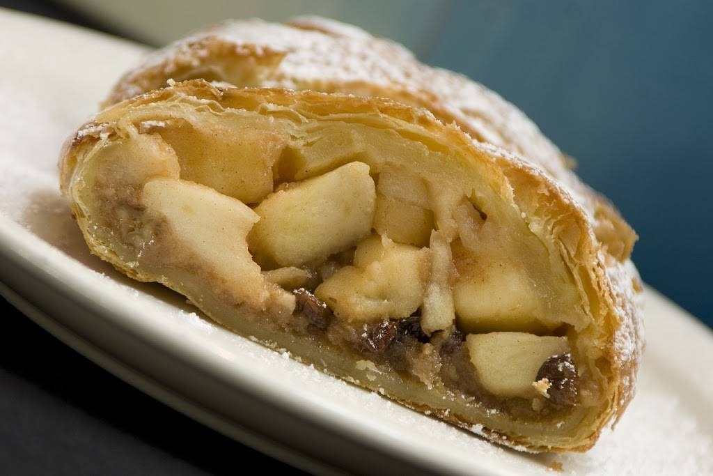 Cremesh European Restaurant | restaurant | 7232 Manatee Ave W, Bradenton, FL 34209, USA | 9418969422 OR +1 941-896-9422