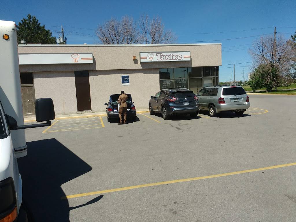 Georges Tastee Foods | restaurant | 20 Norfinch Dr, North York, ON M3N 1X1, Canada | 4167366868 OR +1 416-736-6868