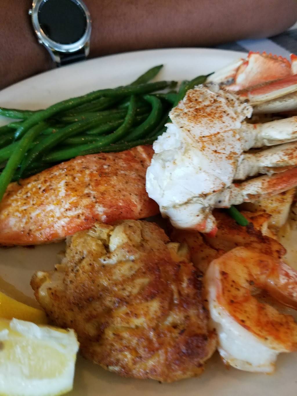 The Little Tuna | restaurant | 4 N White Horse Pike, Lindenwold, NJ 08021, USA | 8567950888 OR +1 856-795-0888