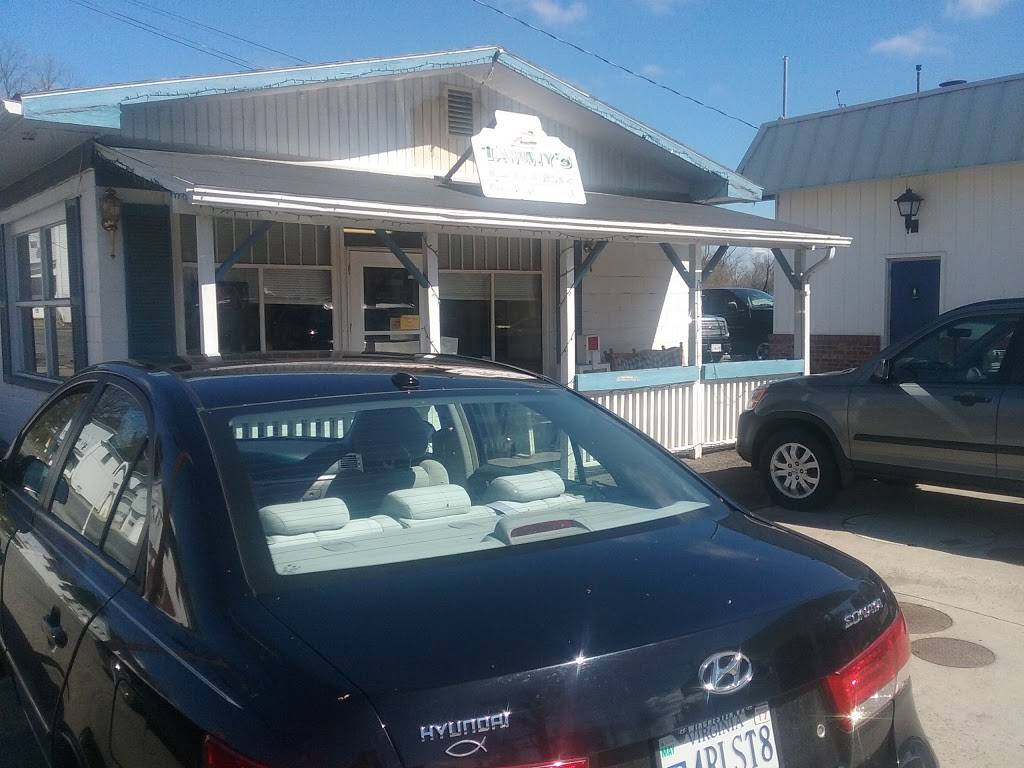 Tammys Diner | restaurant | 2 E Loudoun St, Round Hill, VA 20141, USA | 5403380080 OR +1 540-338-0080