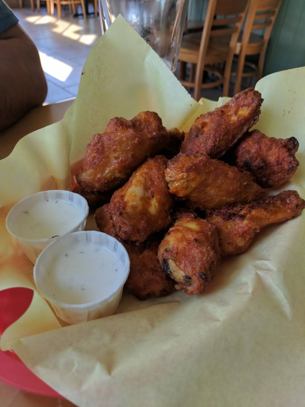 Straw Hat Pizza | restaurant | 3765 La Sierra Ave, Riverside, CA 92505, USA | 9513542590 OR +1 951-354-2590