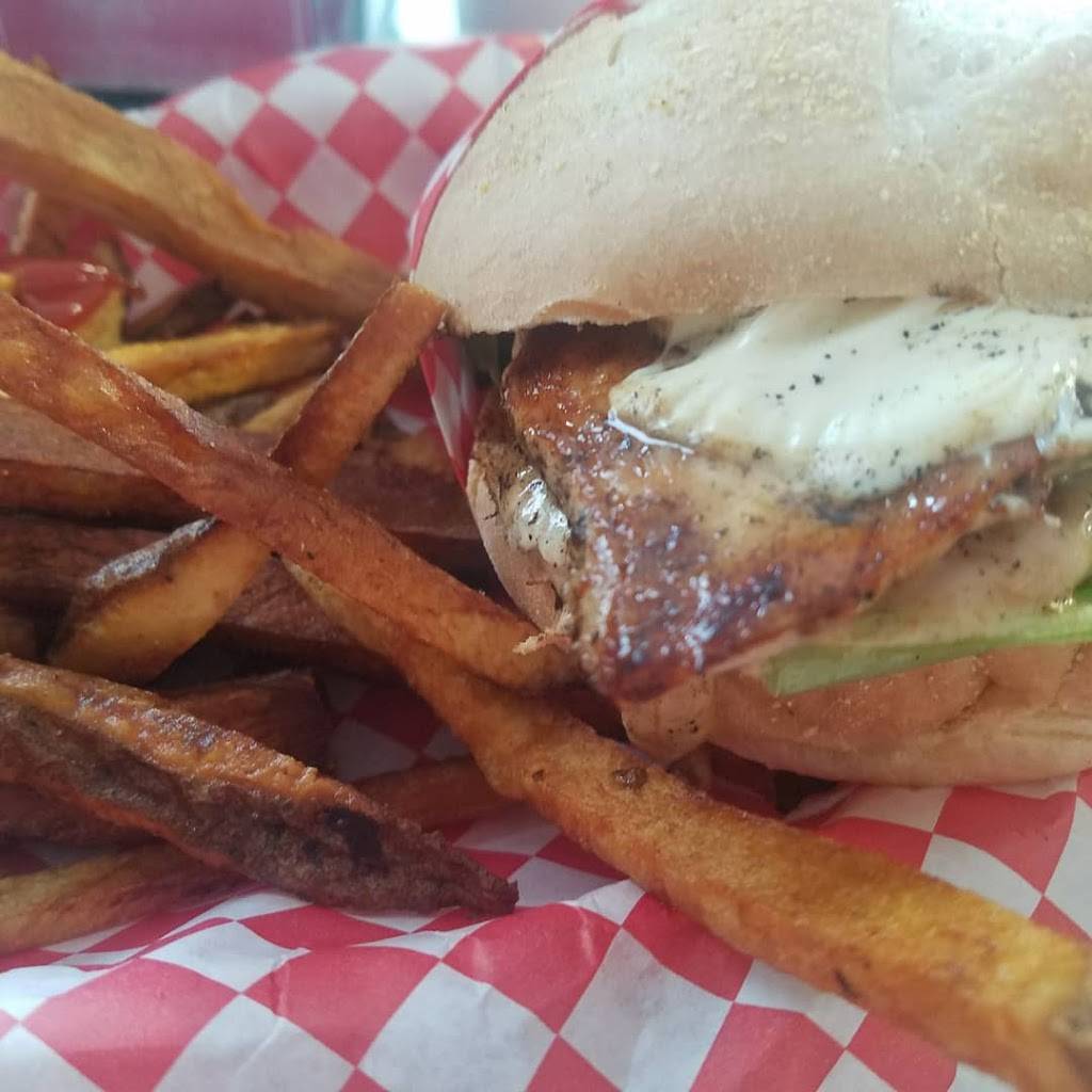 Mr. Beefys Premium Burgers | restaurant | 22636 CA-88, Pine Grove, CA 95665, USA | 2092958838 OR +1 209-295-8838