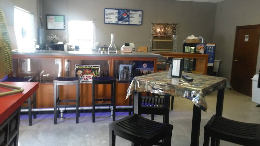 Submarine Dive | restaurant | 3219 Guadalupe St, San Antonio, TX 78207, USA | 2107256425 OR +1 210-725-6425