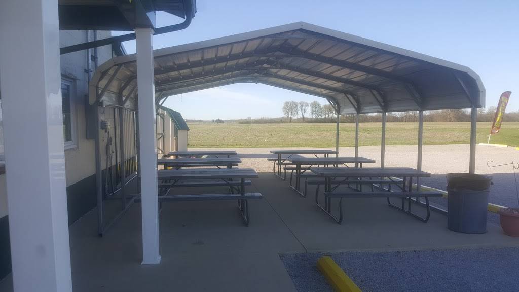 Ice Cream Korner | restaurant | 7605 US-50, Iuka, IL 62849, USA | 6183234321 OR +1 618-323-4321