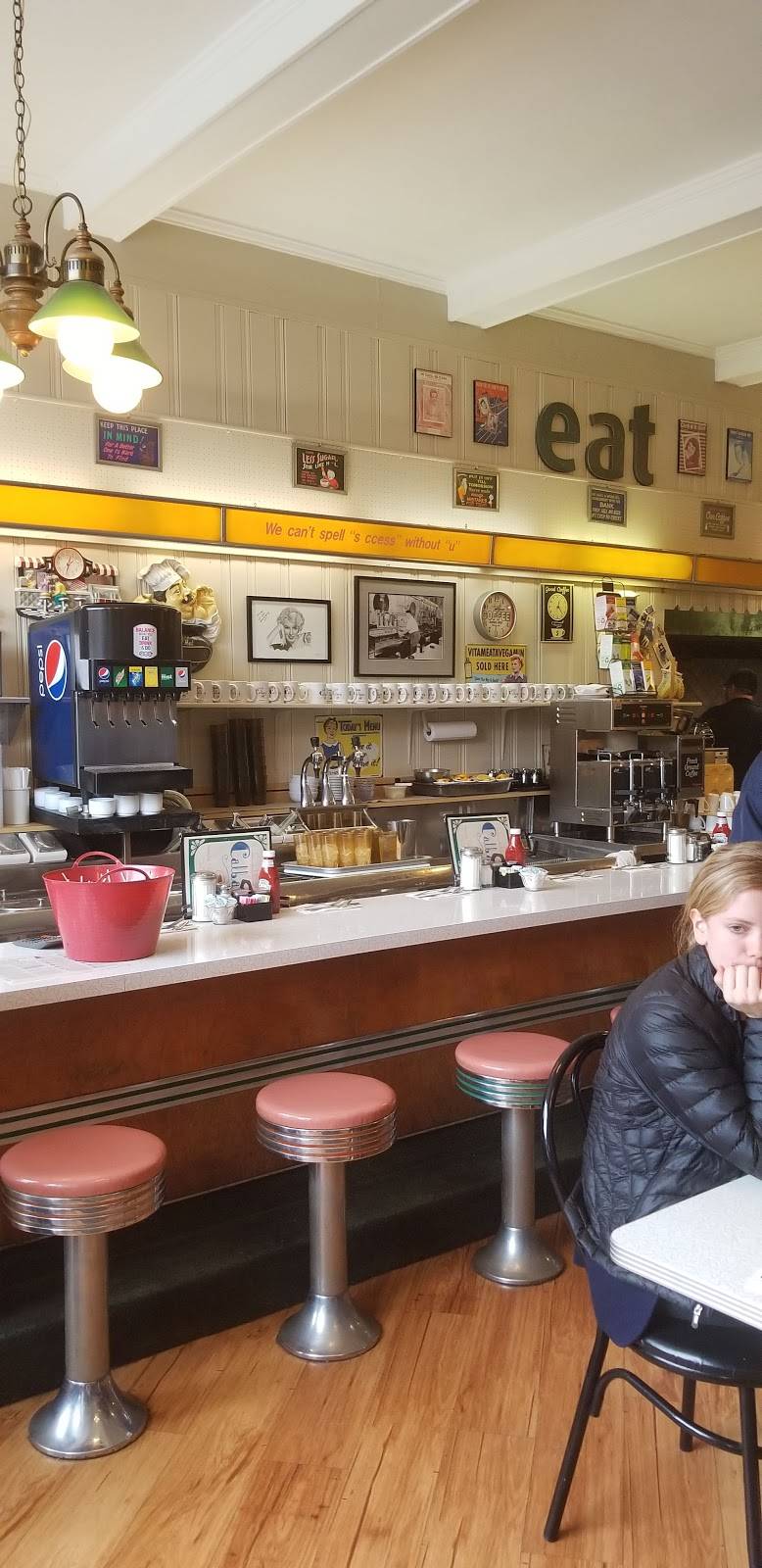 Cafe Calbay | restaurant | 24 W Burlington Ave, La Grange, IL 60525, USA | 7083522787 OR +1 708-352-2787