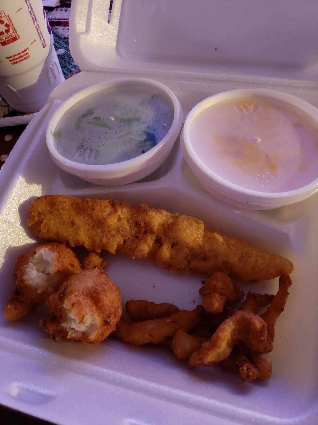 Captain Ds | restaurant | 2960 Breckenridge Ln, Louisville, KY 40220, USA | 5024564261 OR +1 502-456-4261