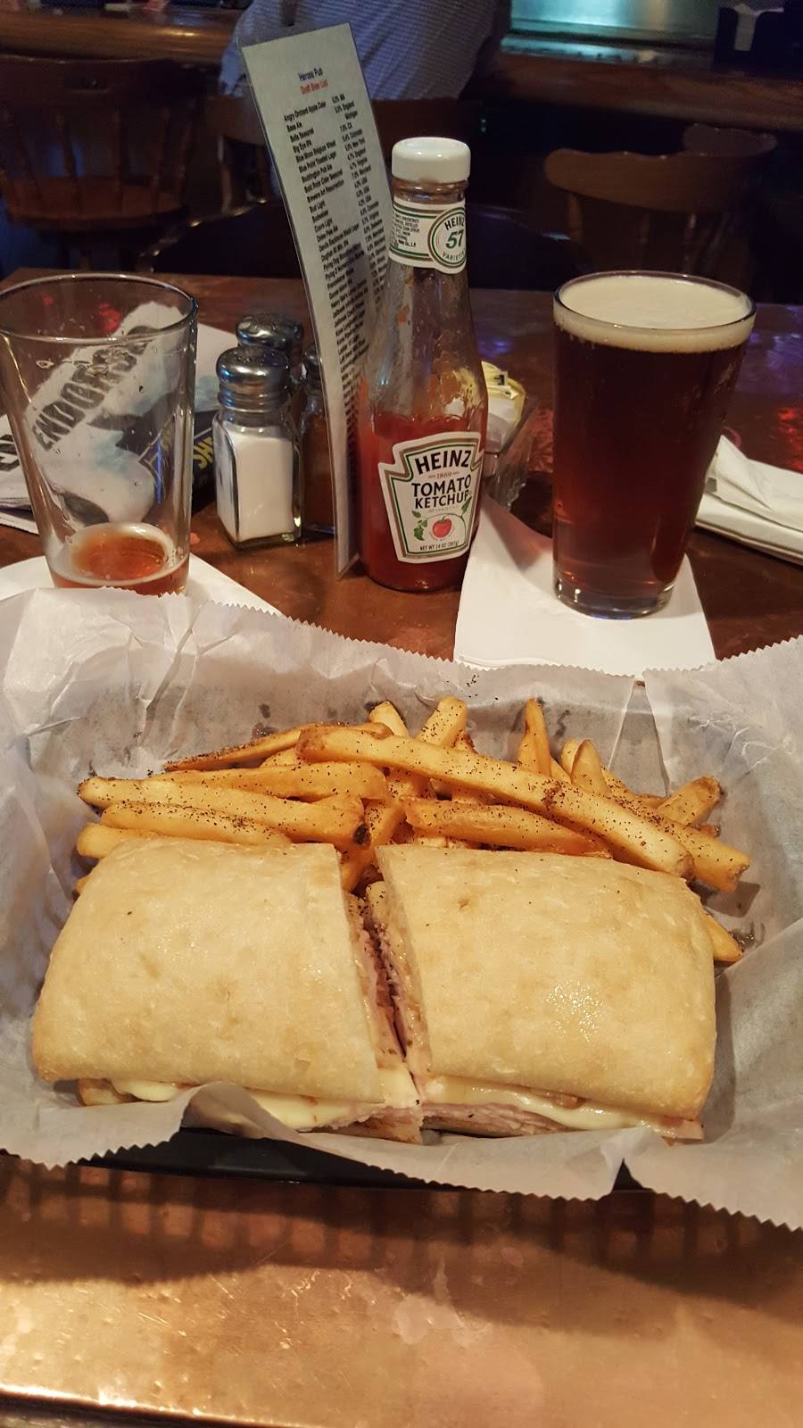 Heroes Pub | restaurant | 1 Riverview Ave, Annapolis, MD 21401, USA | 4105731996 OR +1 410-573-1996