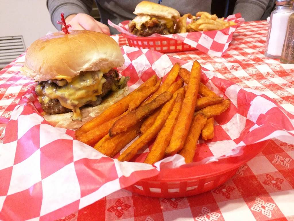 Studio Grill | restaurant | 312 W Michigan Ave, Kalamazoo, MI 49007, USA | 2693414100 OR +1 269-341-4100