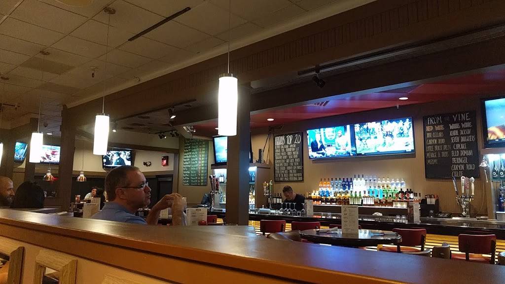 TGI Fridays | restaurant | 2444 Preston Rd, Plano, TX 75093, USA | 9726128422 OR +1 972-612-8422