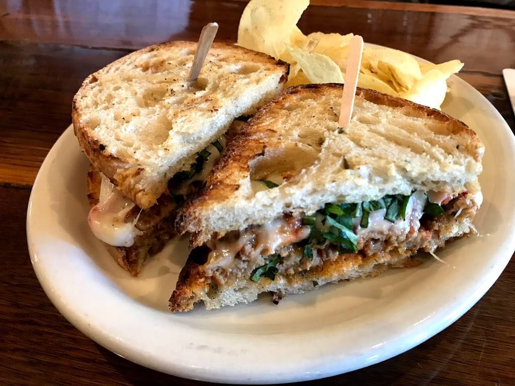 Max & Leos Pizza Newton | restaurant | 325 Washington St, Newton, MA 02458, USA | 6172447200 OR +1 617-244-7200