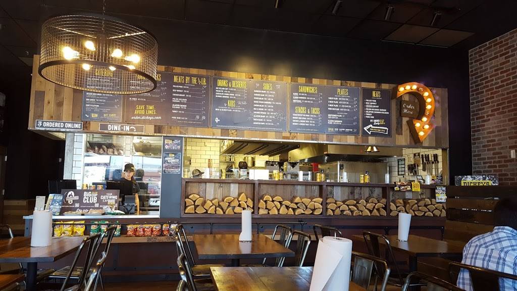 Dickeys Barbecue Pit | restaurant | 3125 E Indian School Rd, Phoenix, AZ 85016, USA | 4806260856 OR +1 480-626-0856