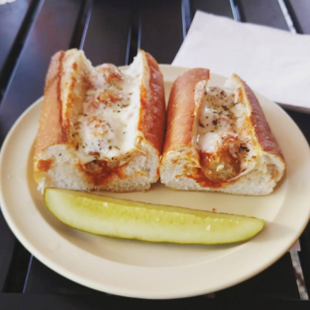 Coppolas Deli | meal takeaway | 2900 W Cary St, Richmond, VA 23221, USA | 8043596969 OR +1 804-359-6969