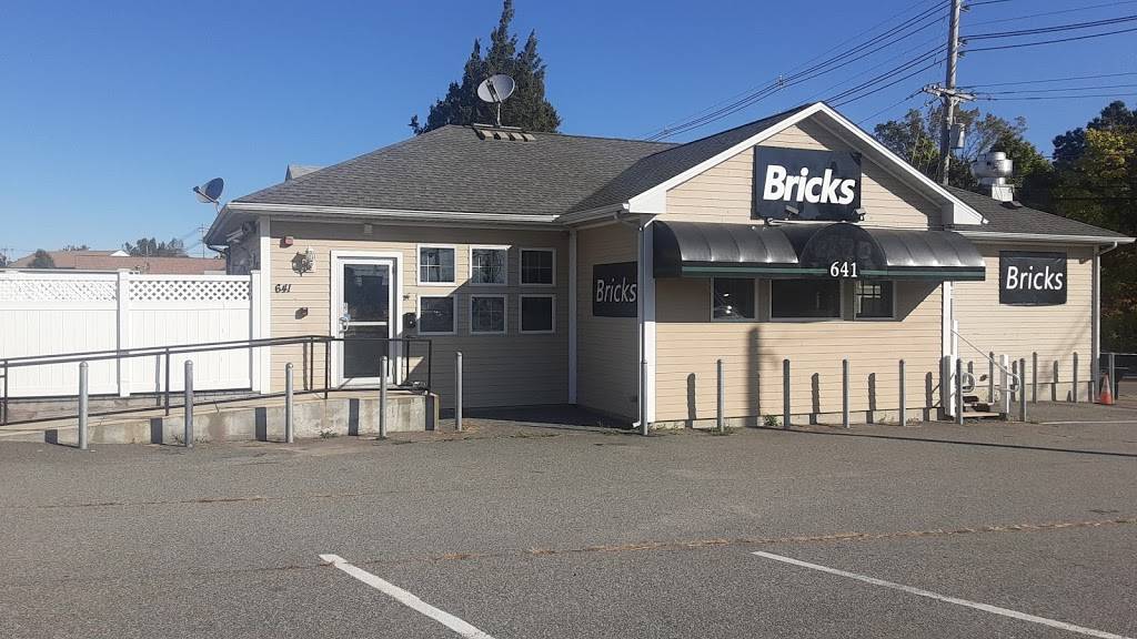 Bricks | restaurant | 641 Atwood Ave, Cranston, RI 02920, USA | 4014730148 OR +1 401-473-0148