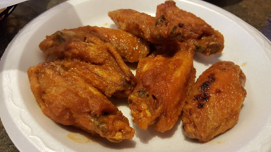 Bob Roes North End Zone | night club | 4100 Floyd Blvd, Sioux City, IA 51108, USA | 7125222834 OR +1 712-522-2834