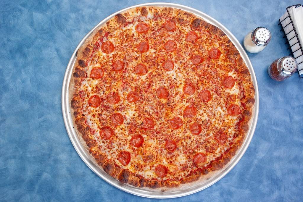 Golden Crust Pizza | restaurant | 5595 N Pecos St unit c, Denver, CO 80221, USA | 7206673173 OR +1 720-667-3173