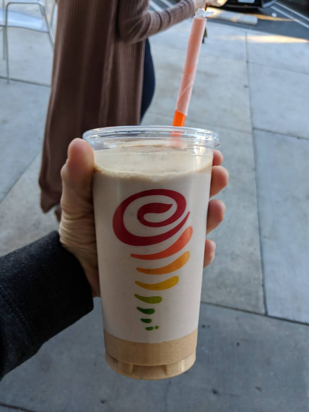 Jamba Juice Woodland Hills II | restaurant | 22815 Victory Blvd #B, West Hills, CA 91307, USA | 8183405770 OR +1 818-340-5770