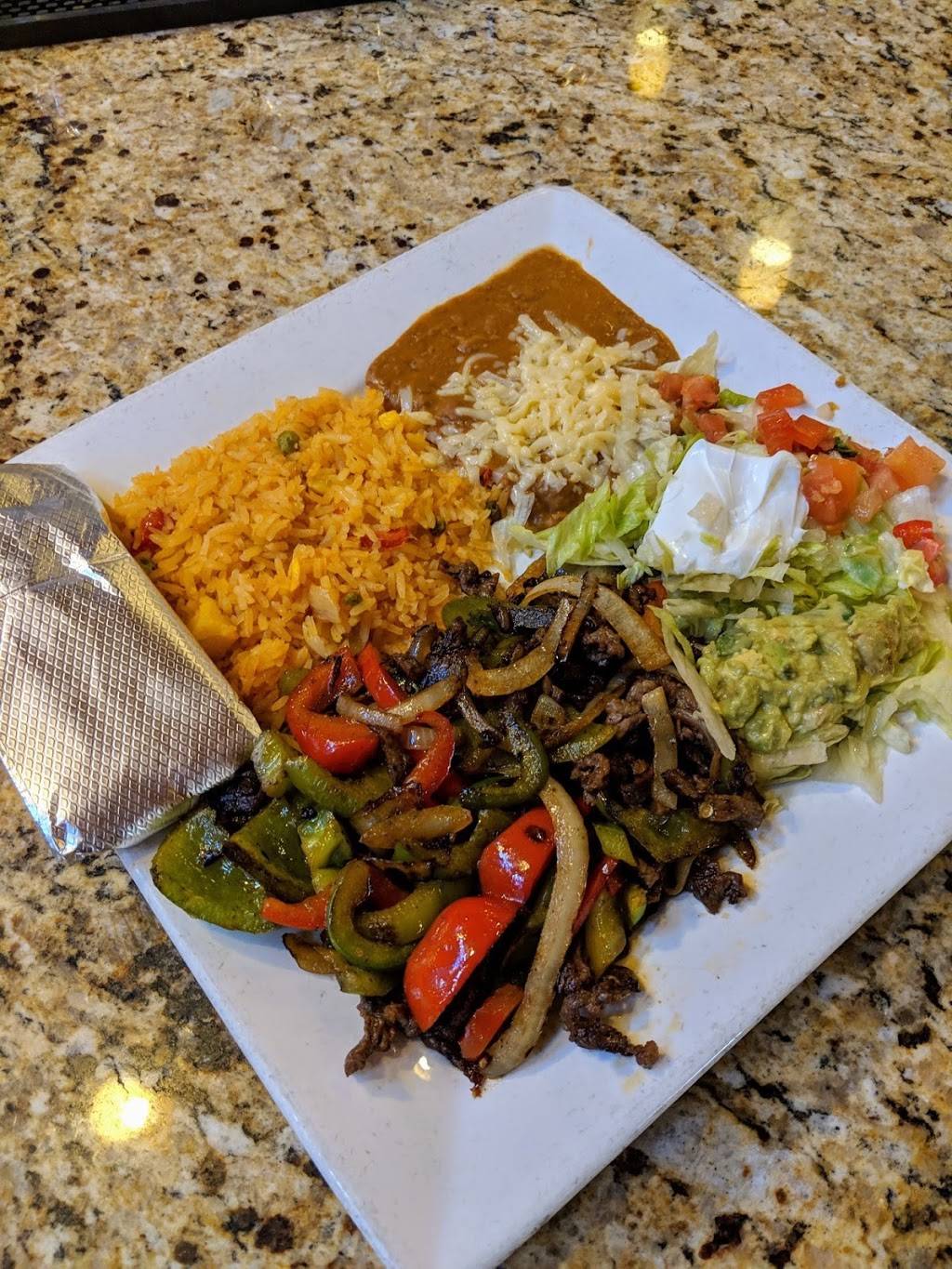 AZTECAS MEXICAN GRILL | restaurant | 1540 East 61st St N, Park City, KS 67219, USA | 3162953122 OR +1 316-295-3122