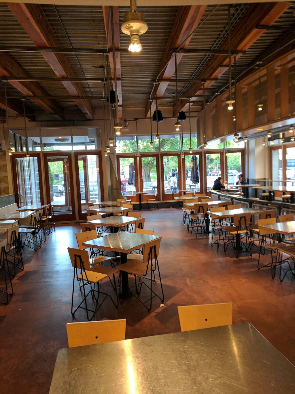 Chipotle Mexican Grill | restaurant | 6600 N Sheridan Rd, Chicago, IL 60626, USA | 7734659281 OR +1 773-465-9281