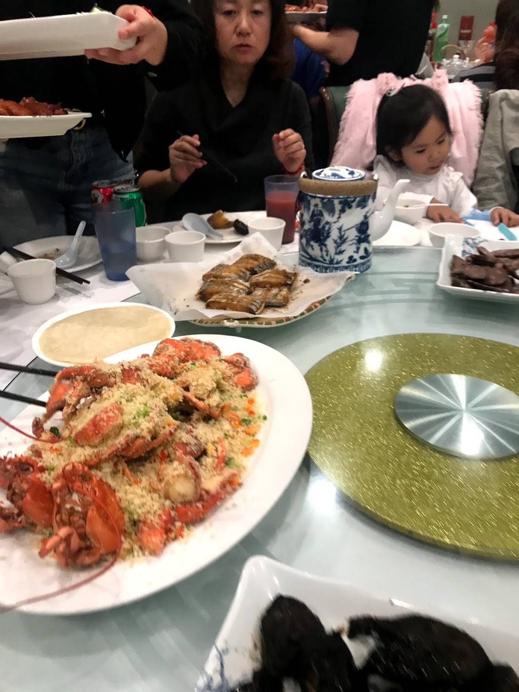 New Qingdao Restaurant | restaurant | 203 W Valley Blvd, Alhambra, CA 91801, USA | 6268726677 OR +1 626-872-6677