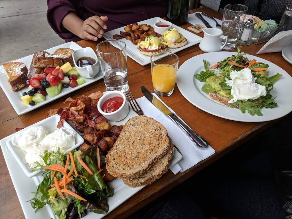 French Roast | restaurant | 2340 Broadway #85, New York, NY 10024, USA | 2127991533 OR +1 212-799-1533