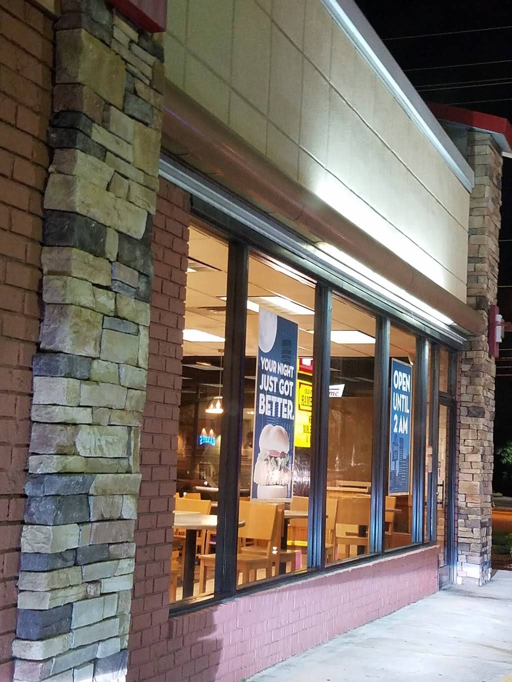 Wendys | restaurant | 3527 Hillsborough Rd, Durham, NC 27705, USA | 9193836794 OR +1 919-383-6794