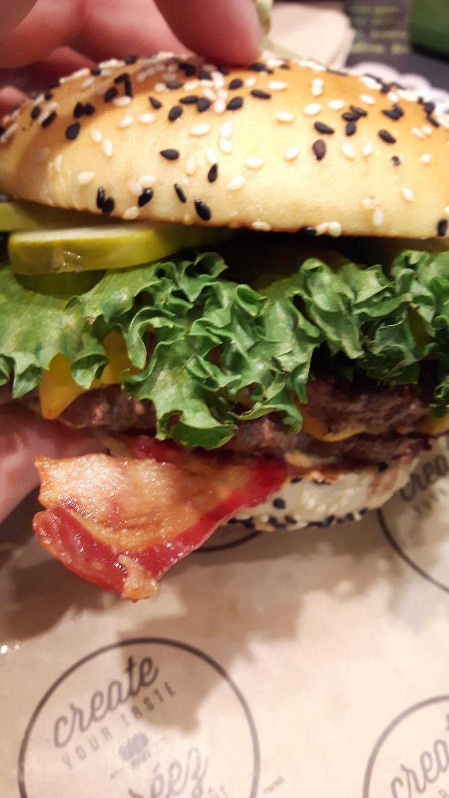 McDonalds | cafe | 6565 Boulevard Wilfrid-Hamel, LAncienne-Lorette, QC G2E 5W3, Canada | 4188715866 OR +1 418-871-5866