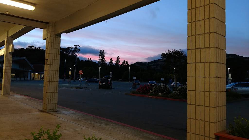 La Carreta Novato Mexican Food | restaurant | 2033 Novato Blvd, Novato, CA 94947, USA | 4154936875 OR +1 415-493-6875