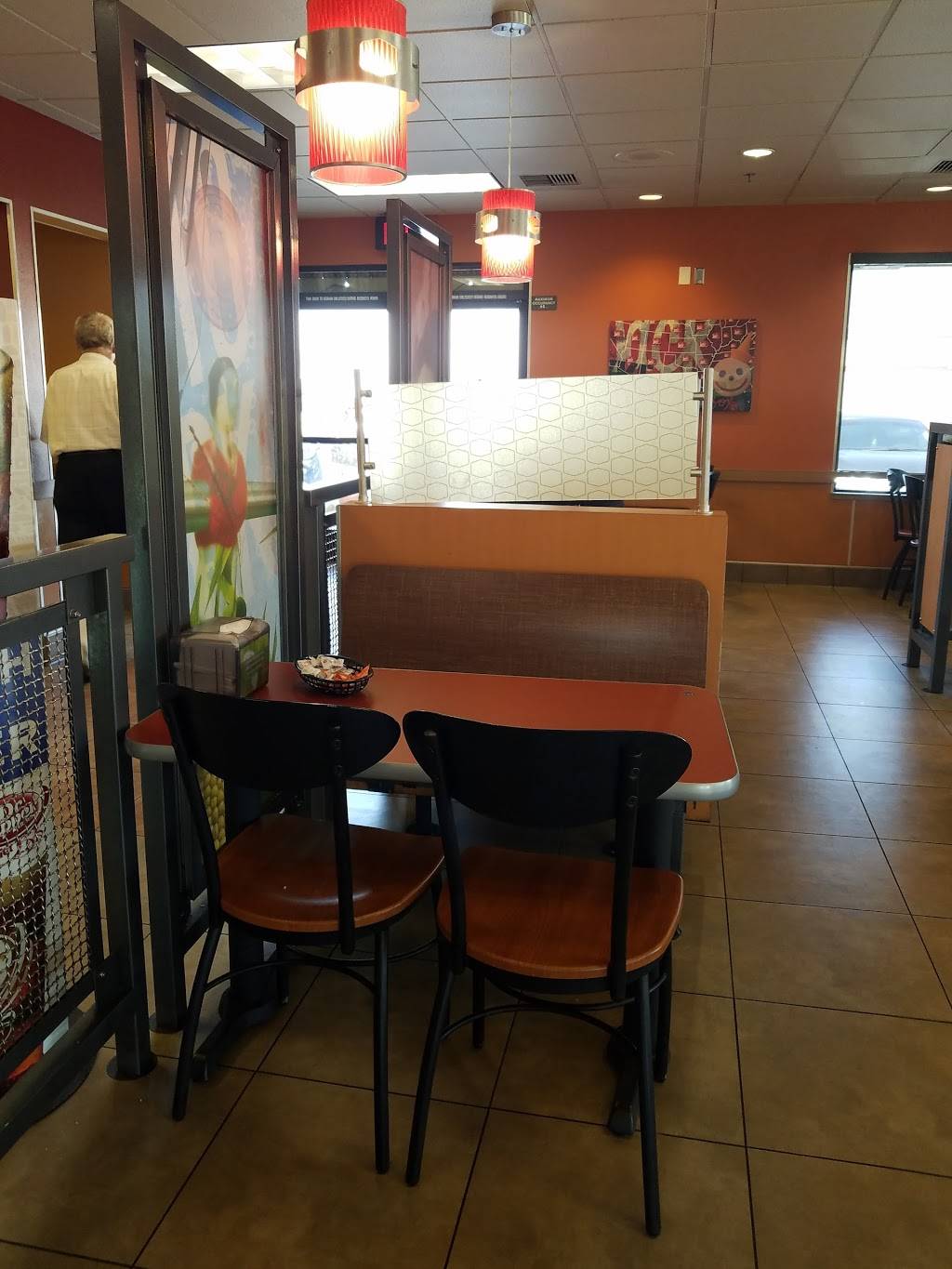 Jack in the Box | restaurant | 14485 E Foothill Blvd, Fontana, CA 92335, USA | 9094291128 OR +1 909-429-1128