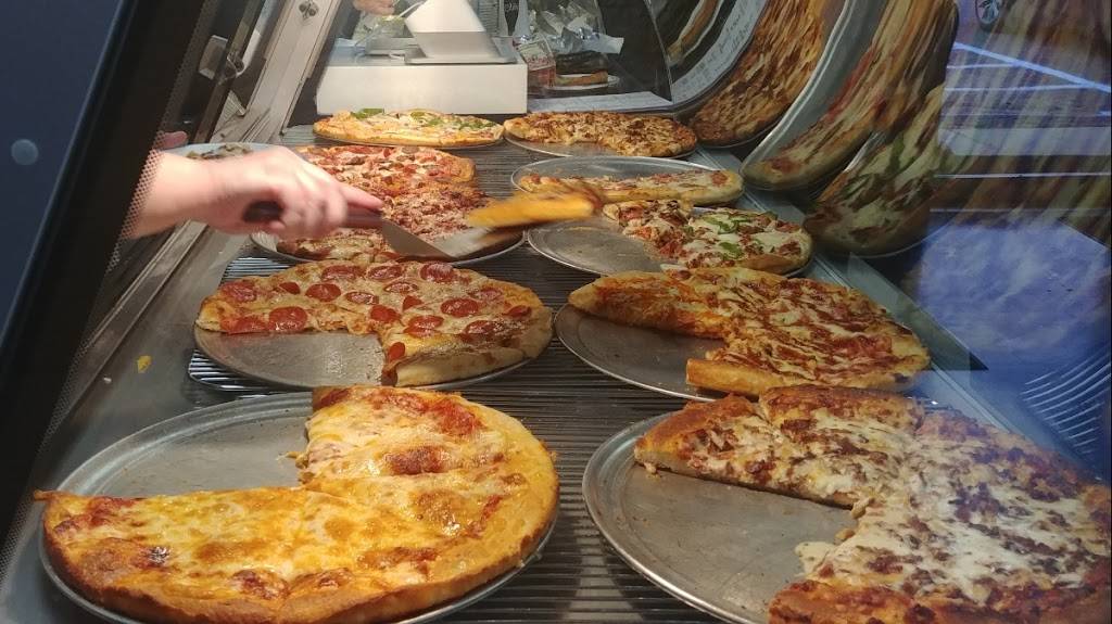 Bells Greek Pizza | restaurant | 304 W Broomfield St, Mt Pleasant, MI 48858, USA | 9893178668 OR +1 989-317-8668