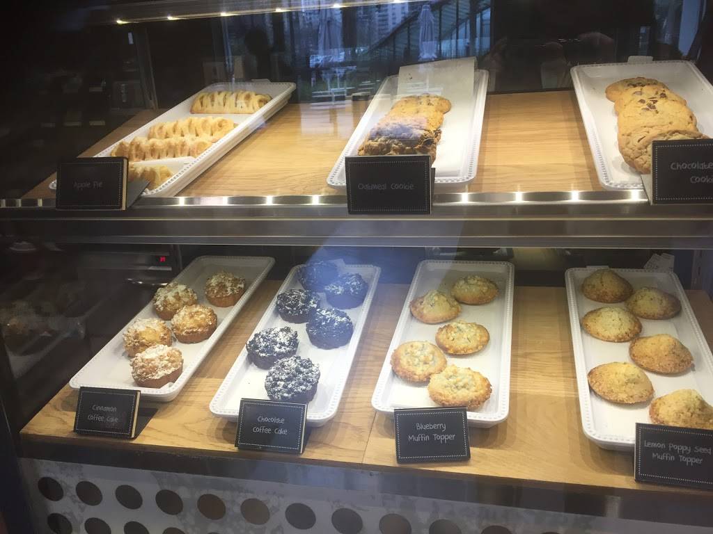 McDonalds | cafe | 10 E Chicago Ave, Chicago, IL 60611, USA | 3126499262 OR +1 312-649-9262