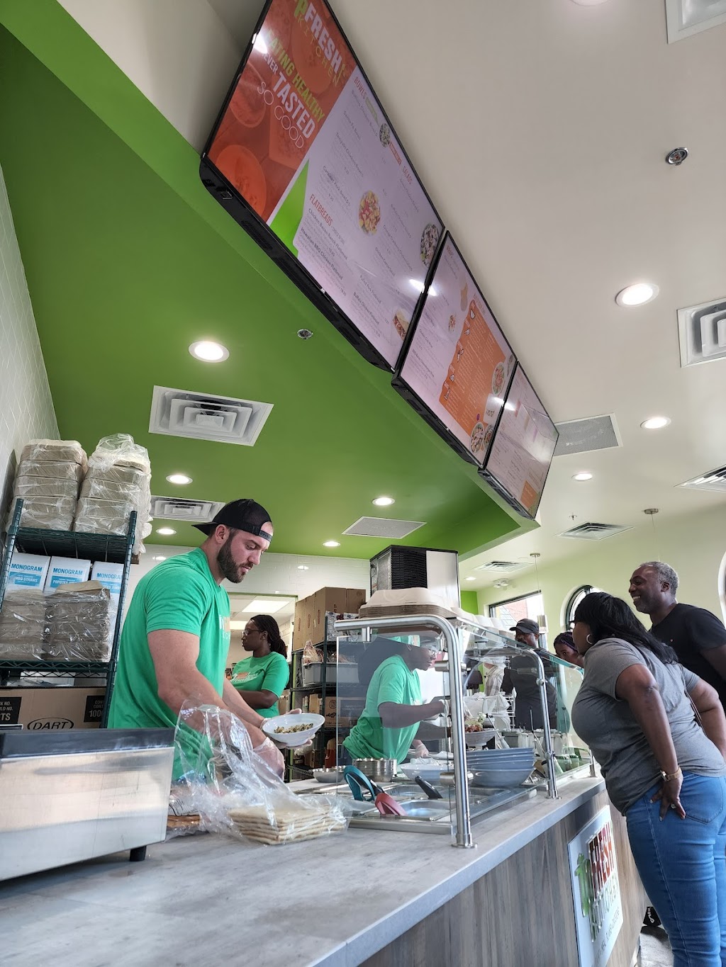 UpFresh Kitchen Highland Creek | restaurant | 5818 Highland Shoppes Dr, Charlotte, NC 28269, USA | 7044641023 OR +1 704-464-1023