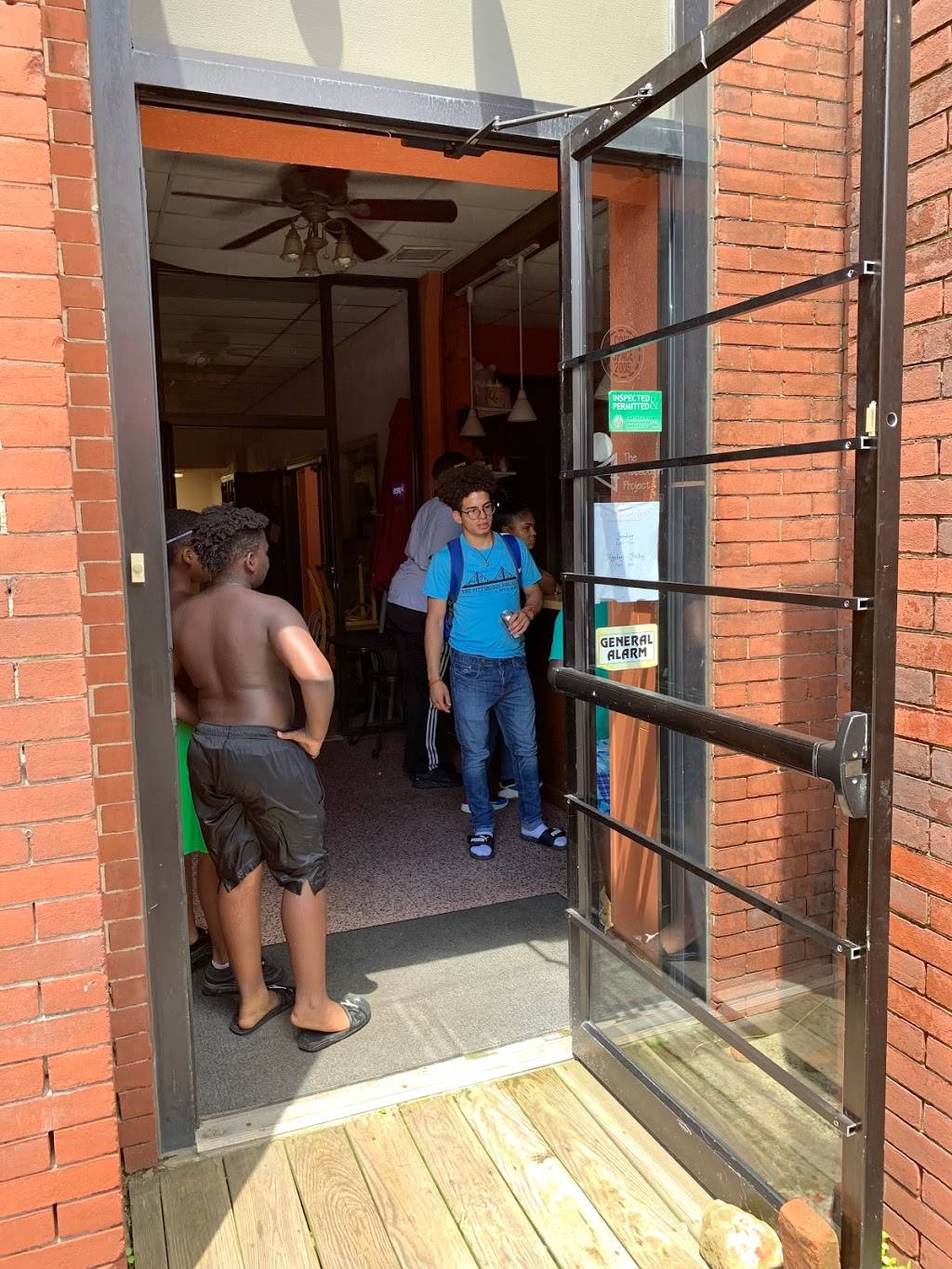 The Charles Street Cafe | cafe | 2601 Norwood Ave, Pittsburgh, PA 15214, USA | 4123211678 OR +1 412-321-1678